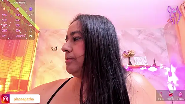 Snapshot of agathaxxx-69 chatting on 09/30/25, 08:03 agathaxxx-69 online show from 09/30/25, 08:03