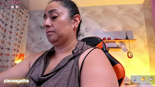 Snapshot of agathaxxx-69 chatting on 10/16/25, 07:37 agathaxxx-69 online show from 10/16/25, 07:37