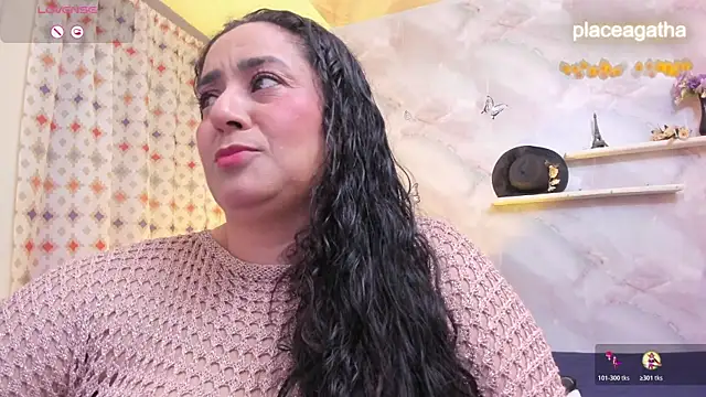 Snapshot of agathaxxx-69 chatting on 10/28/25, 08:00 agathaxxx-69 online show from 10/28/25, 08:00