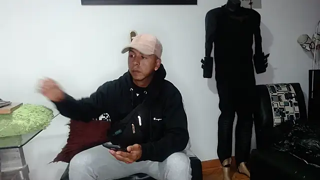 Black hot266 online show from 11/18/25, 09:30