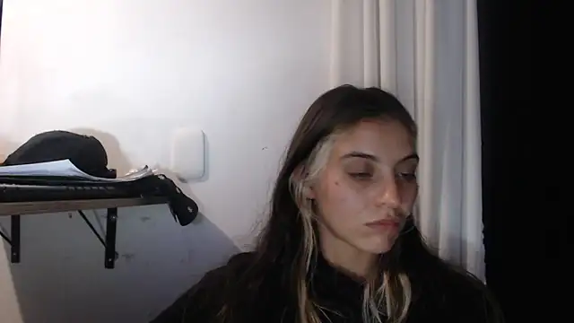 mariecam420 online show from 02/14/25, 05:41