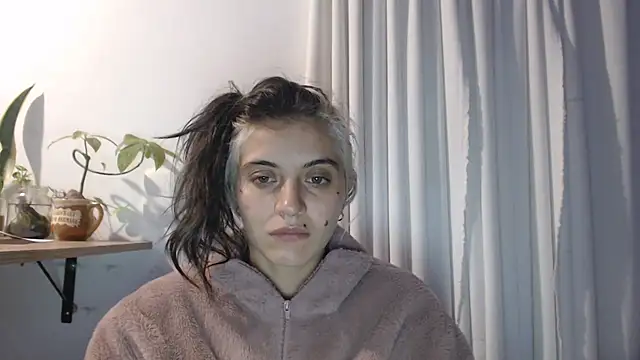 mariecam420 online show from 03/19/25, 02:05