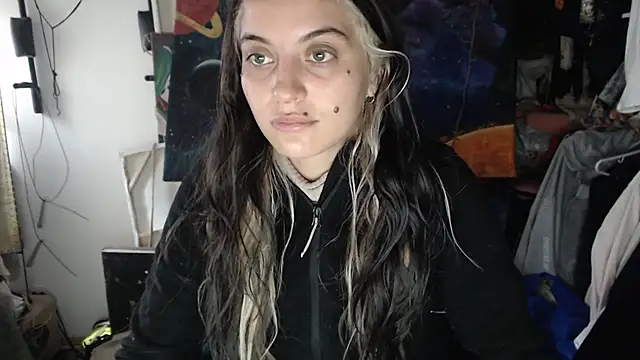 mariecam420 online show from 03/21/25, 04:29