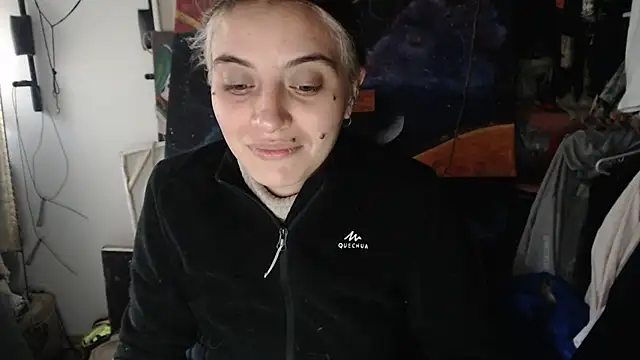 mariecam420 online show from 03/21/25, 07:35