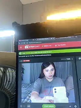 Snapshot of mysticofcum chatting on 07/17/26, 06:46 mysticofcum online show from 07/17/26, 06:46