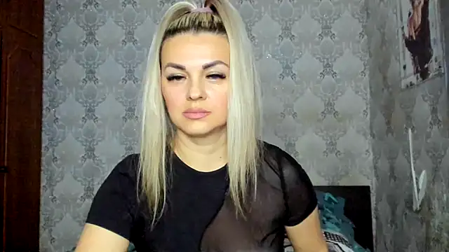 NicoletMoore online show from 01/07/25, 08:42