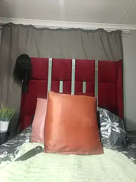 HoneyDropsX online show from 03/02/25, 08:40