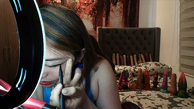 Snapshot of sofia23dirty chatting on 06/16/26, 09:39 sofia23dirty online show from 06/16/26, 09:39