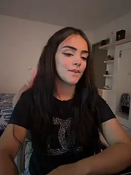 Snapshot of anniehart chatting on 04/07/26, 01:06 anniehart online show from 04/07/26, 01:06