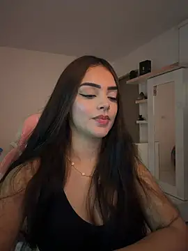 Snapshot of anniehart chatting on 05/02/26, 02:05 anniehart online show from 05/02/26, 02:05