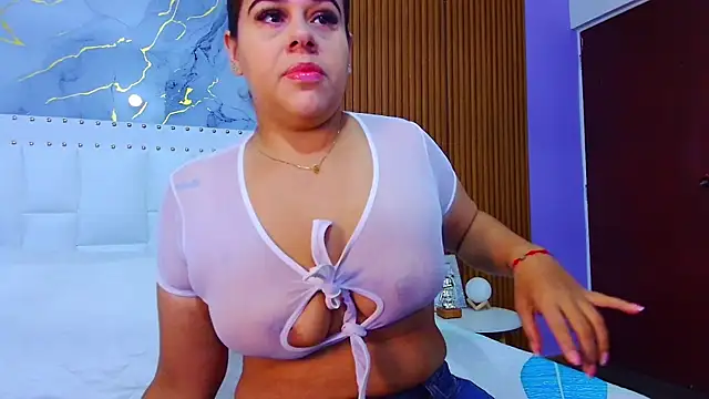 Snapshot of IrresistibleMilf chatting on 01/27/25, 12:05 IrresistibleMilf online show from 01/27/25, 12:05