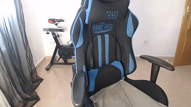 LARACRUZ30 online show from 03/02/26, 04:14