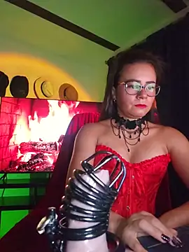 Snapshot of MistressSlut1 chatting on 06/06/26, 10:42 MistressSlut1 online show from 06/06/26, 10:42