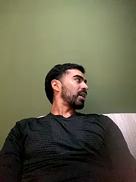 Snapshot of Vicne_colin chatting on 10/02/25, 01:01 Vicne colin online show from 10/02/25, 01:01