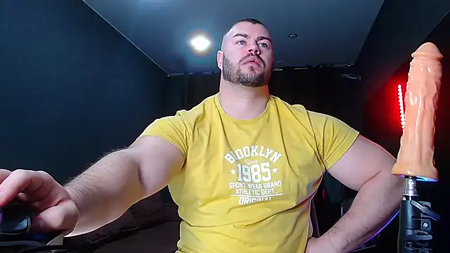 Snapshot of muscularjohnforuX chatting on 02/19/25, 04:55 muscularjohnforuX online show from 02/19/25, 04:55