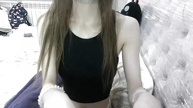 Snapshot of KittyBounty chatting on 06/25/26, 06:56 KittyBounty online show from 06/25/26, 06:56