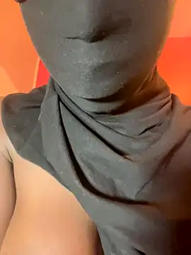 Snapshot of Bella_Binta chatting on 10/28/25, 12:03 Bella Binta online show from 10/28/25, 12:03