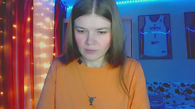 Snapshot of Klementa chatting on 10/31/25, 06:31 Klementa online show from 10/31/25, 06:31