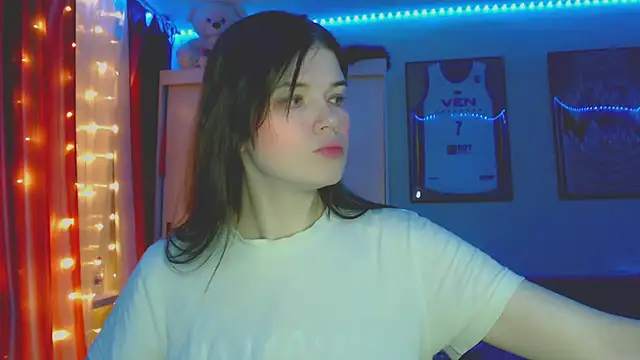 Snapshot of Klementa chatting on 04/19/26, 07:05 Klementa online show from 04/19/26, 07:05