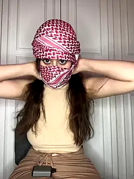 Snapshot of arabiaAna chatting on 09/20/25, 02:01 arabiaAna online show from 09/20/25, 02:01