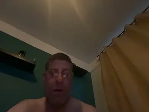 Snapshot of bigboy6880 chatting on 04/11/26, 05:12 bigboy6880 online show from 04/11/26, 05:12