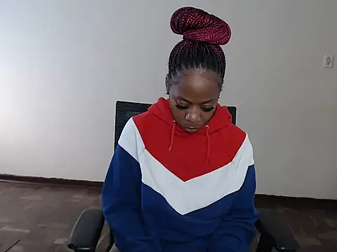 QUEENMANDYY online show from 07/28/26, 06:53