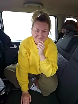 Snapshot of Marushka chatting on 12/20/24, 09:00 Marushka online show from 12/20/24, 09:00