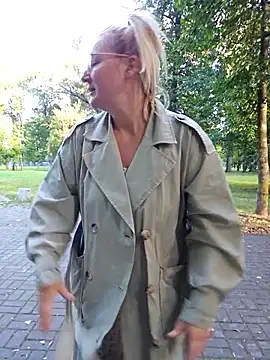 Snapshot of Marushka chatting on 09/18/25, 05:53 Marushka online show from 09/18/25, 05:53