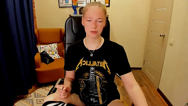 Snapshot of _fiona_Love chatting on 04/06/26, 07:59 fiona Love online show from 04/06/26, 07:59