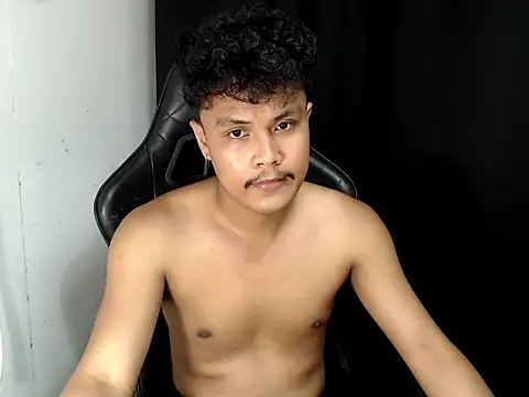 Snapshot of Brylon_ken chatting on 10/03/25, 08:11 Brylon ken online show from 10/03/25, 08:11