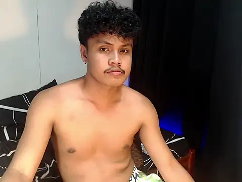 Snapshot of Brylon_ken chatting on 10/24/25, 07:32 Brylon ken online show from 10/24/25, 07:32