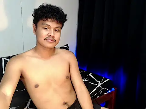 Snapshot of Brylon_ken chatting on 10/27/25, 04:22 Brylon ken online show from 10/27/25, 04:22