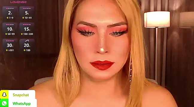 QUEEN GIAMOORE69 online show from 01/31/25, 10:21