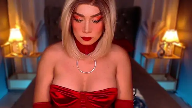 Snapshot of QUEEN_GIAMOORE69 chatting on 03/22/26, 06:33 QUEEN GIAMOORE69 online show from 03/22/26, 06:33