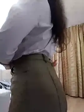 baby sweet girl  online show from 03/30/26, 10:00