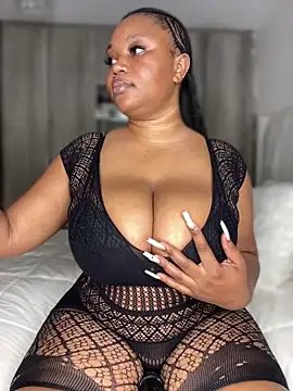 Hyra Ari online show from 02/08/26, 06:22