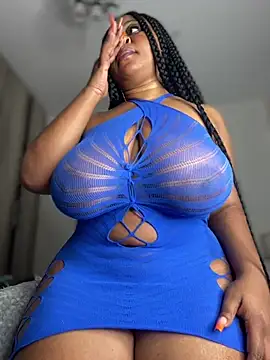 Snapshot of Hyra_Ari chatting on 04/19/26, 07:49 Hyra Ari online show from 04/19/26, 07:49