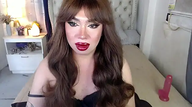 Snapshot of RebecaNextToYou chatting on 12/18/24, 08:03 RebecaNextToYou online show from 12/18/24, 08:03