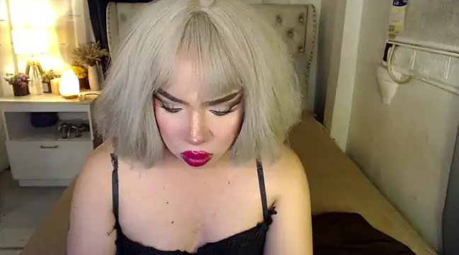 Snapshot of RebecaNextToYou chatting on 01/15/25, 08:48 RebecaNextToYou online show from 01/15/25, 08:48