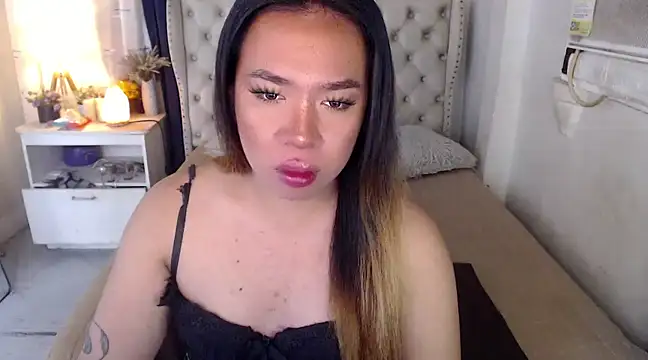 Snapshot of RebecaNextToYou chatting on 01/20/25, 08:18 RebecaNextToYou online show from 01/20/25, 08:18