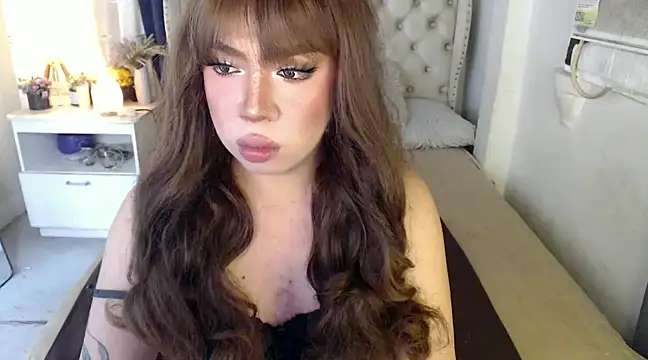 Snapshot of RebecaNextToYou chatting on 01/22/25, 05:28 RebecaNextToYou online show from 01/22/25, 05:28