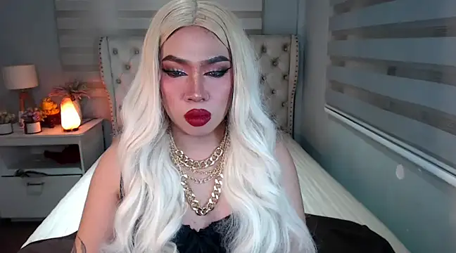 Snapshot of RebecaNextToYou chatting on 02/05/25, 08:25 RebecaNextToYou online show from 02/05/25, 08:25