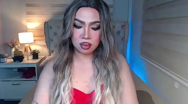 Snapshot of RebecaNextToYou chatting on 02/13/25, 05:22 RebecaNextToYou online show from 02/13/25, 05:22