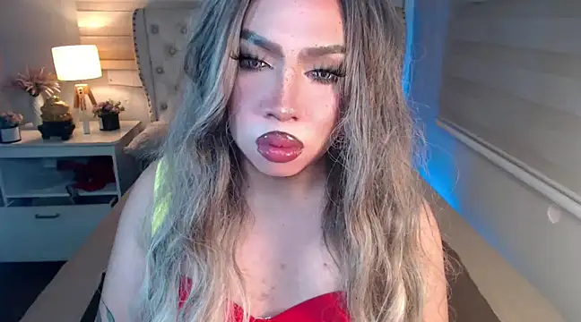 Snapshot of RebecaNextToYou chatting on 02/13/25, 08:24 RebecaNextToYou online show from 02/13/25, 08:24