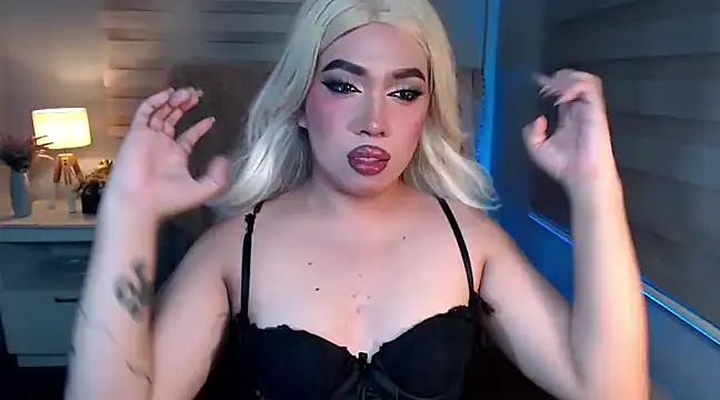 Snapshot of RebecaNextToYou chatting on 02/26/25, 04:24 RebecaNextToYou online show from 02/26/25, 04:24