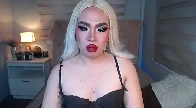 Snapshot of RebecaNextToYou chatting on 03/06/25, 05:22 RebecaNextToYou online show from 03/06/25, 05:22