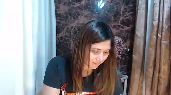 Snapshot of MS_Isabella_Snow92 chatting on 03/08/25, 01:39 MS Isabella Snow92 online show from 03/08/25, 01:39