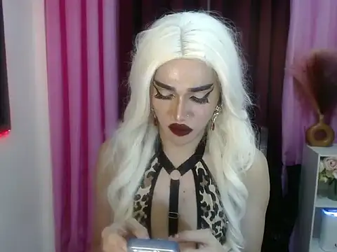 Snapshot of urcumgirl_kendall chatting on 09/28/25, 04:45 urcumgirl kendall online show from 09/28/25, 04:45