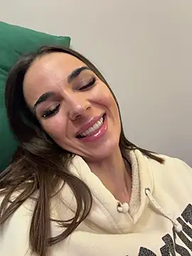 Snapshot of Bad_Giorgia chatting on 10/14/25, 04:08 Bad Giorgia online show from 10/14/25, 04:08