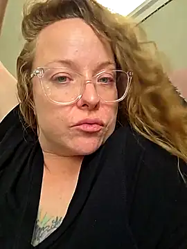 julimonroe online show from 03/11/25, 08:09